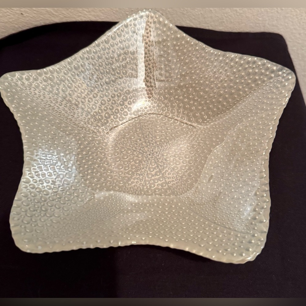 Akcam Turkey pearlescent 8” starfish bowl. - Picture 9 of 15